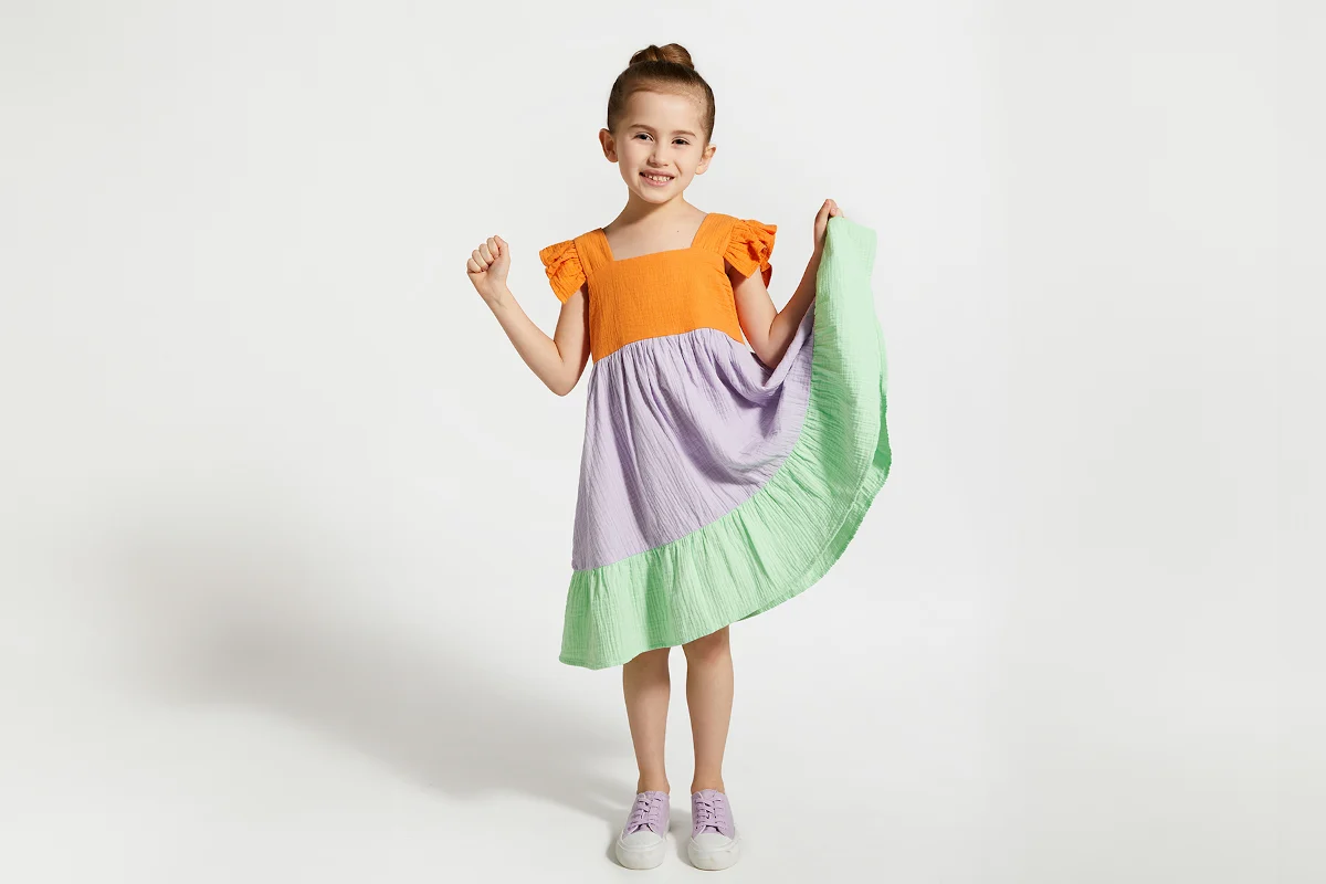 Tworzymy wiosenną garderobę: must- have topy dla każdej małej fashionistki