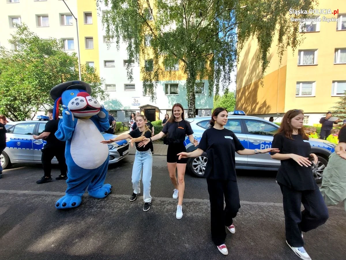 Policjanci wzięli udział w inicjatywie "Ja jadę, Ty pomagasz"!