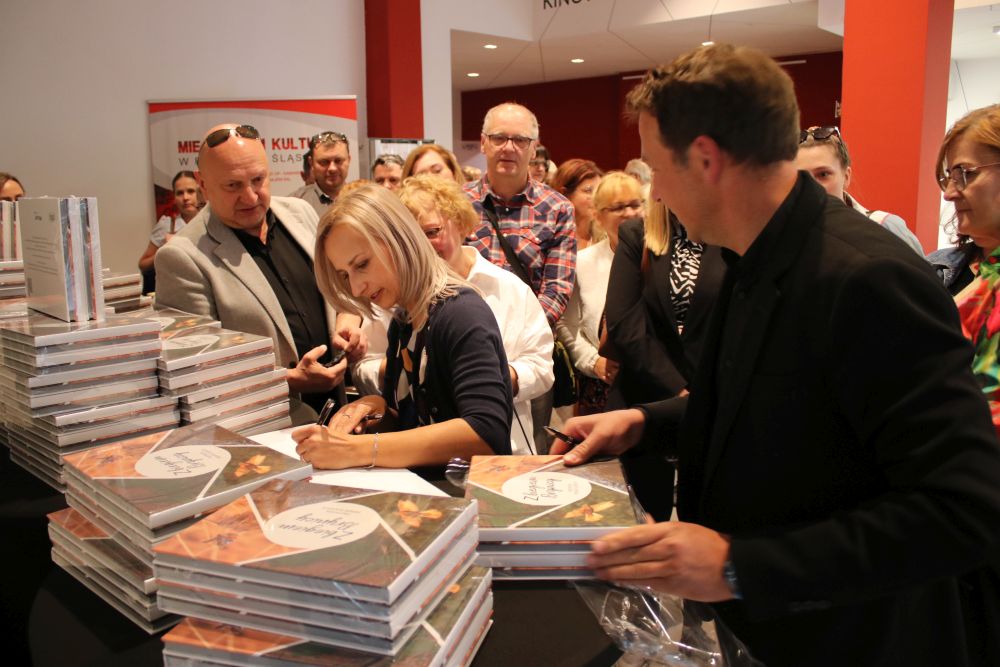 Spotkanie autorskie i promocja albumu " Z biegiem Brynicy" w Miejskim Domu Kultury