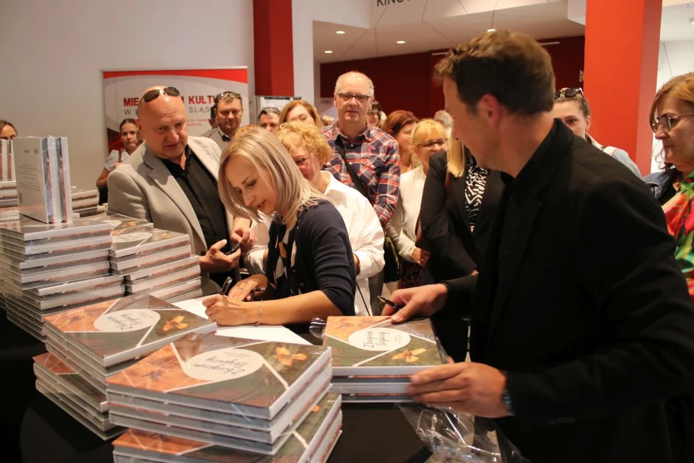 Spotkanie autorskie i promocja albumu " Z biegiem Brynicy" w Miejskim Domu Kultury