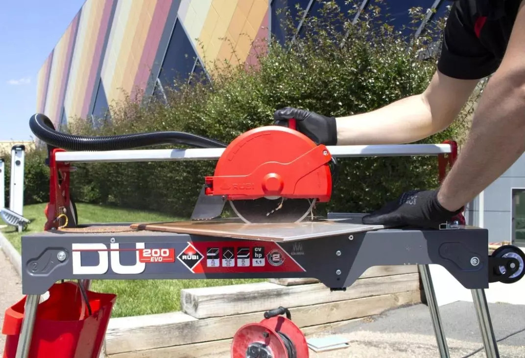 Jesteś glazurnikiem? Rozważ inwestycję w produkty marki Rubi!