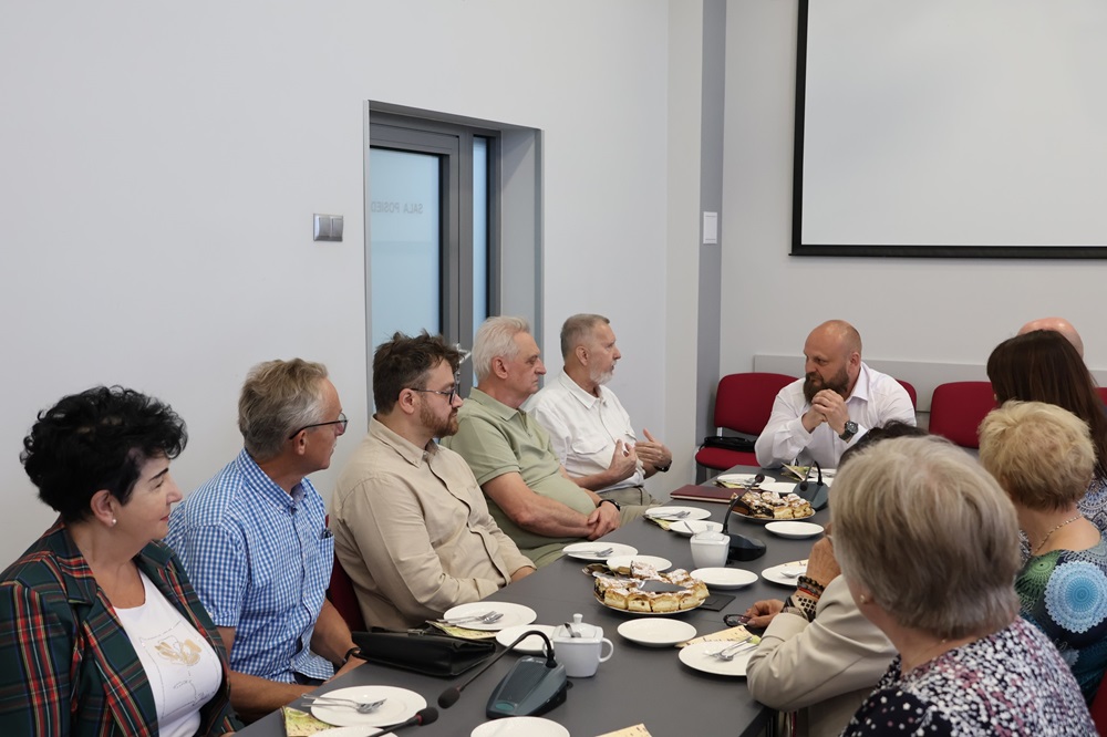 W oczekiwaniu na święto twórczości: Kulisy przygotowań do Festiwalu Aktywności Senioralnej