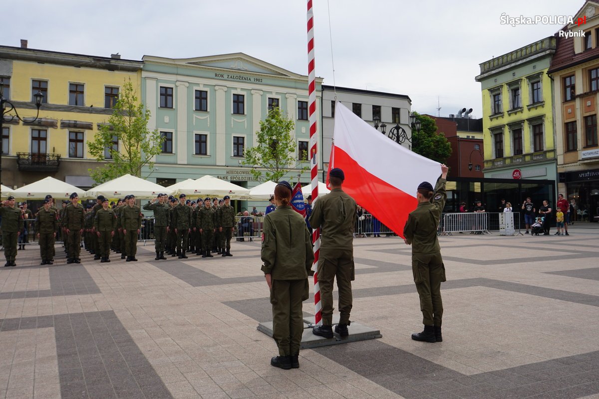 Uczniowie szkół mundurowych złożyli uroczyste ślubowanie