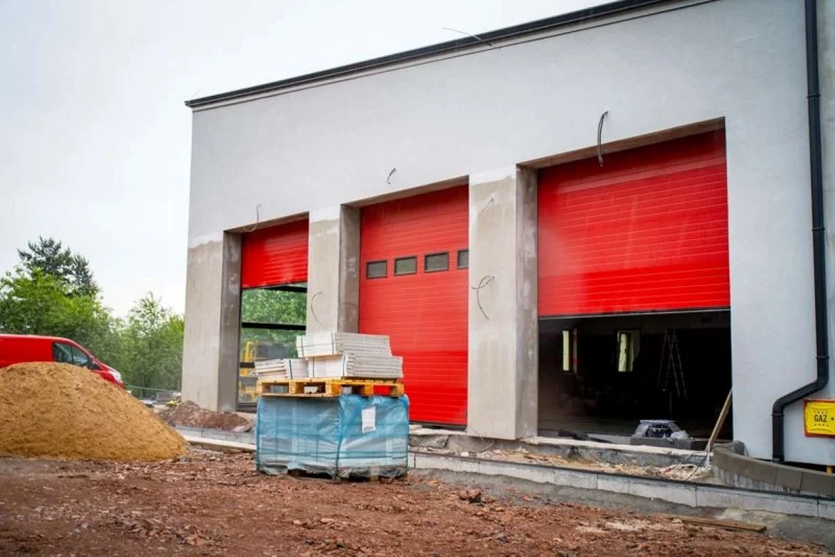 Nowa remiza strażacka w Niewiadomiu bliska otwarcia!