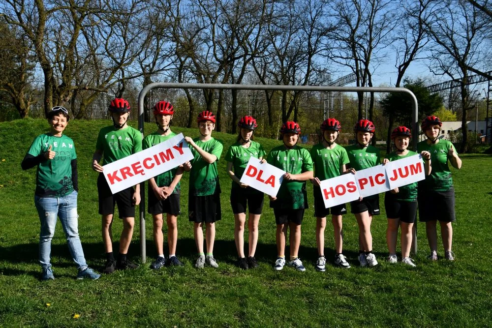 Uczniowie Szkoły Podstawowej nr 21 z Gliwic przejadą na rowerach pół kraju