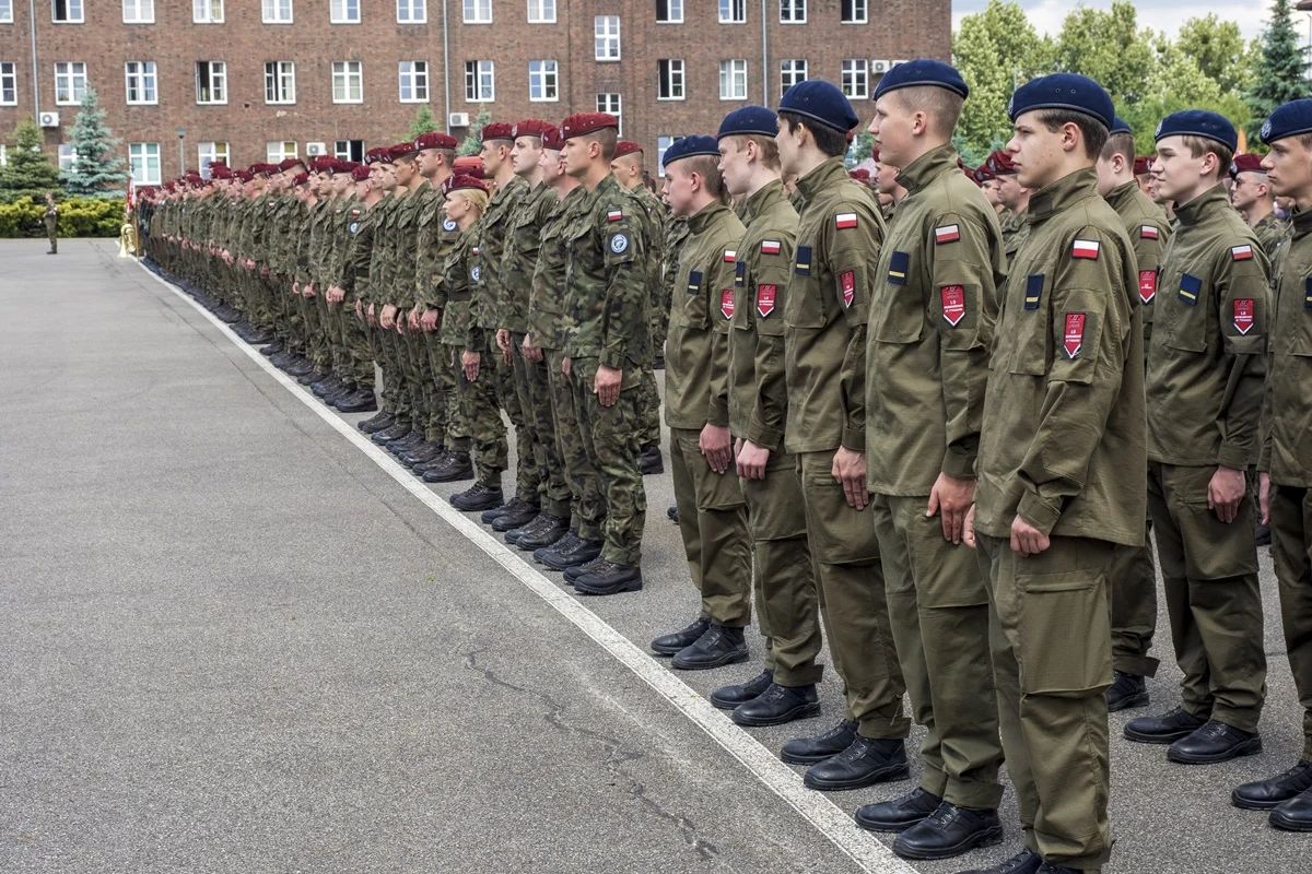 Za nami święto 6. Batalionu Powietrznodesantowego! Zorganizowano uroczysty apel
