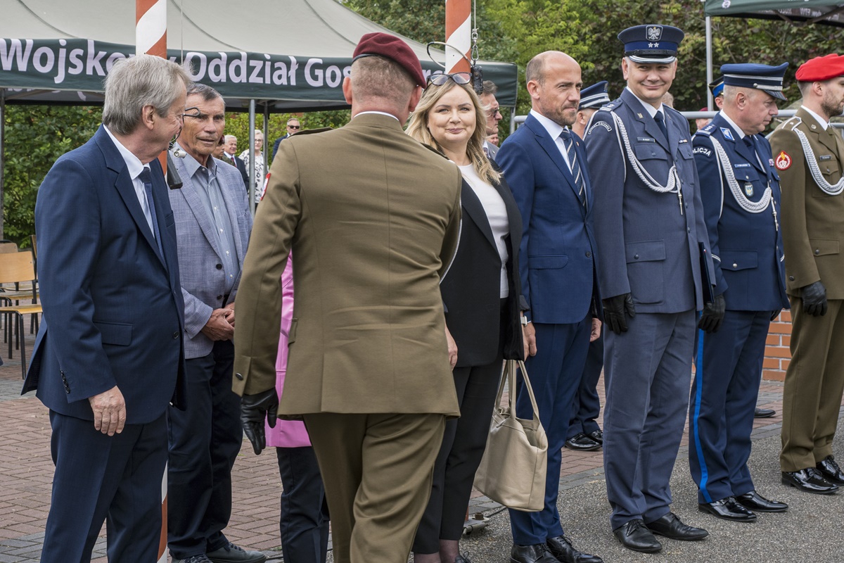 Za nami święto 6. Batalionu Powietrznodesantowego! Zorganizowano uroczysty apel