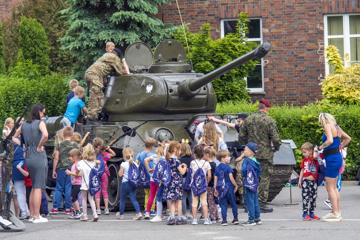 Za nami święto 6. Batalionu Powietrznodesantowego! Zorganizowano uroczysty apel