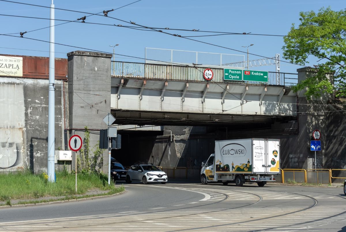 W weekend nie przejedziemy pod wiaduktem na pl. Wolskiego! Zajdą zmiany w rozkładach jazdy
