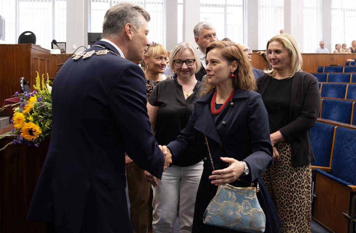 Zaprzysiężenie Mariusza Wołosza i Radnych 89