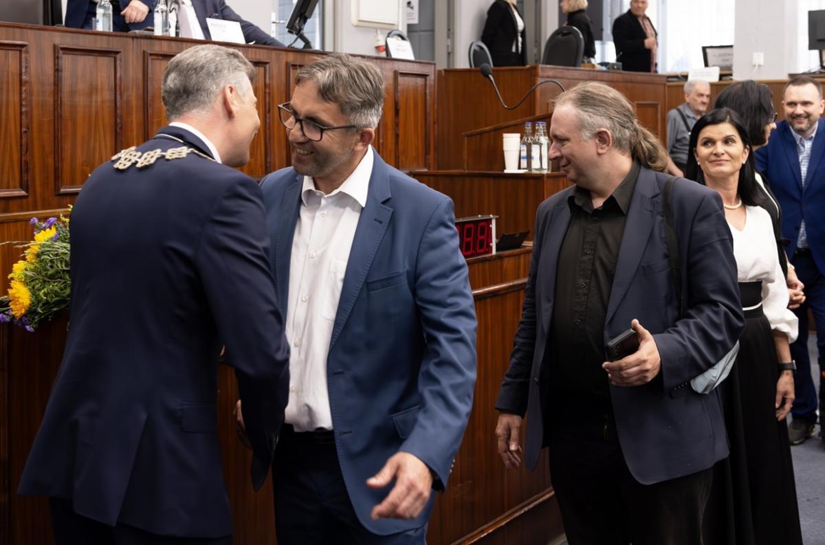 Zaprzysiężenie Mariusza Wołosza i Radnych 92