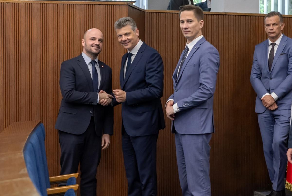 Zaprzysiężenie Mariusza Wołosza i Radnych 52