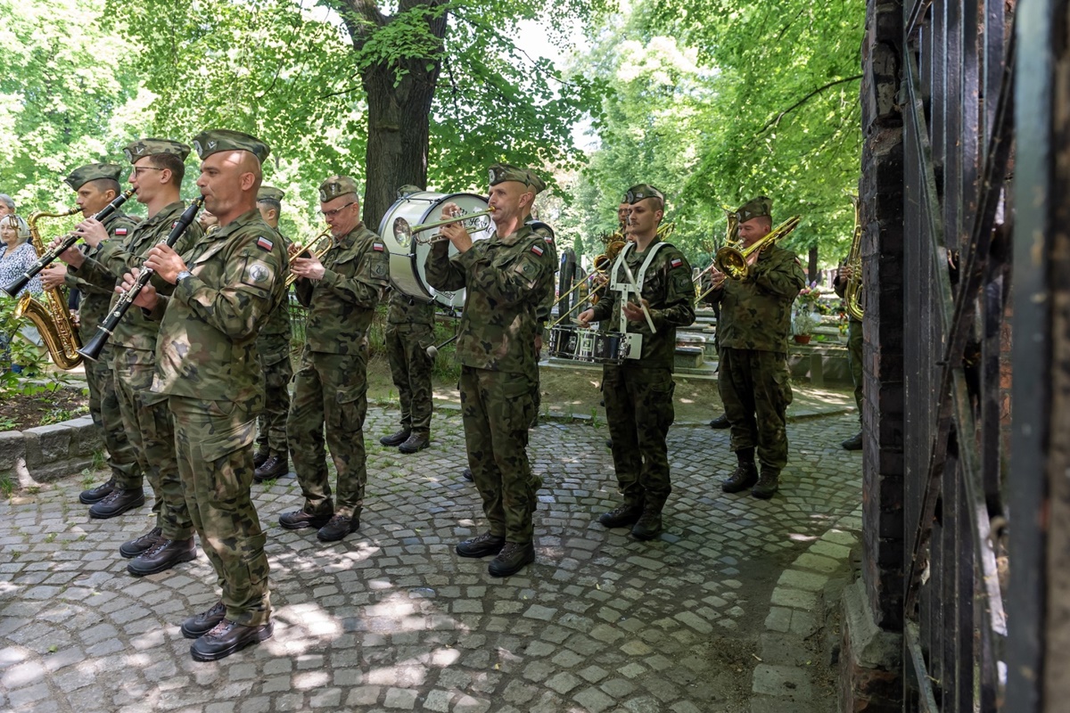 Poświęcenie Memoriału Kresowej Pamięci na cmentarzu Mater Dolorosa 25