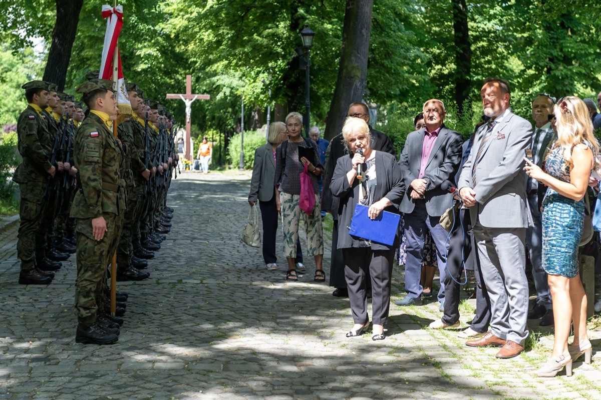 Poświęcenie Memoriału Kresowej Pamięci na cmentarzu Mater Dolorosa 27