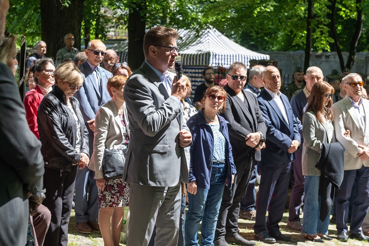 Poświęcenie Memoriału Kresowej Pamięci na cmentarzu Mater Dolorosa 38