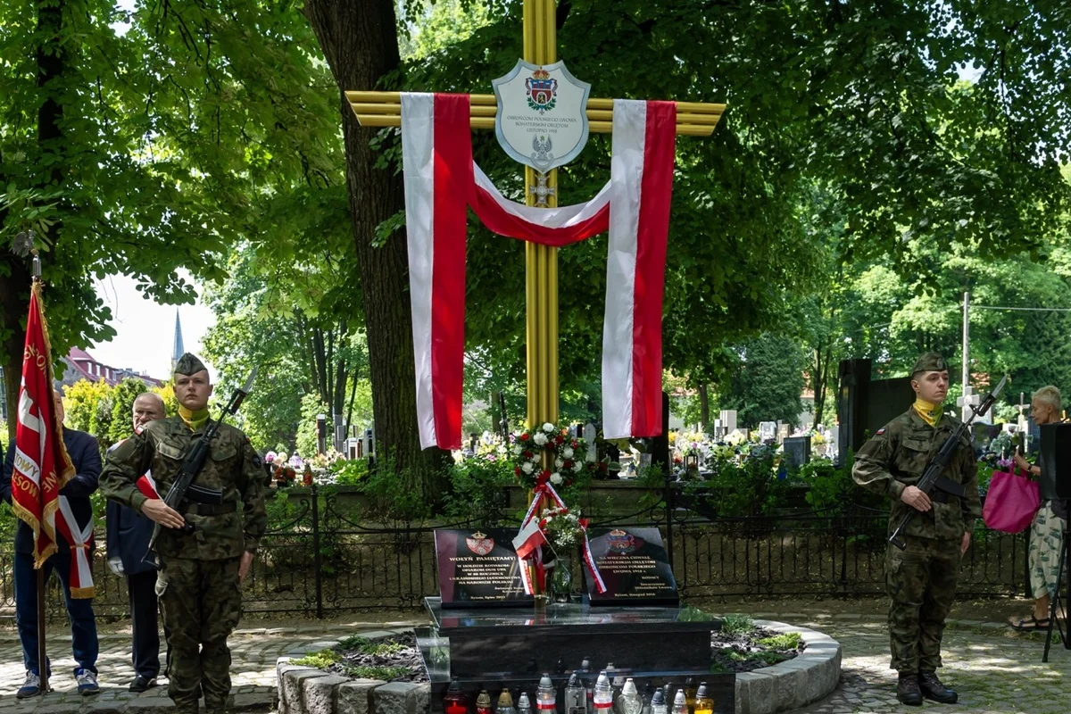 Poświęcenie Memoriału Kresowej Pamięci na cmentarzu Mater Dolorosa [GALERIA ZDJĘĆ]