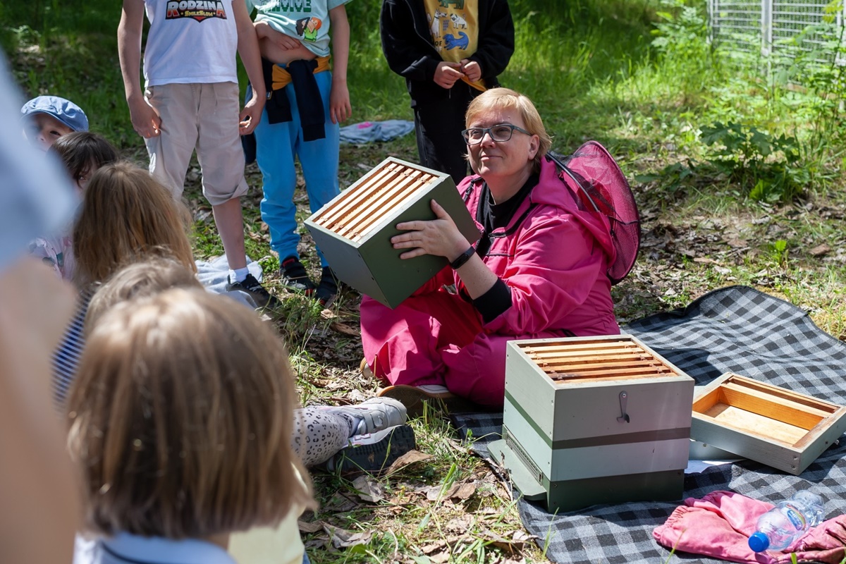 Światowy Dzień Pszczół w bytomskiej pasiece