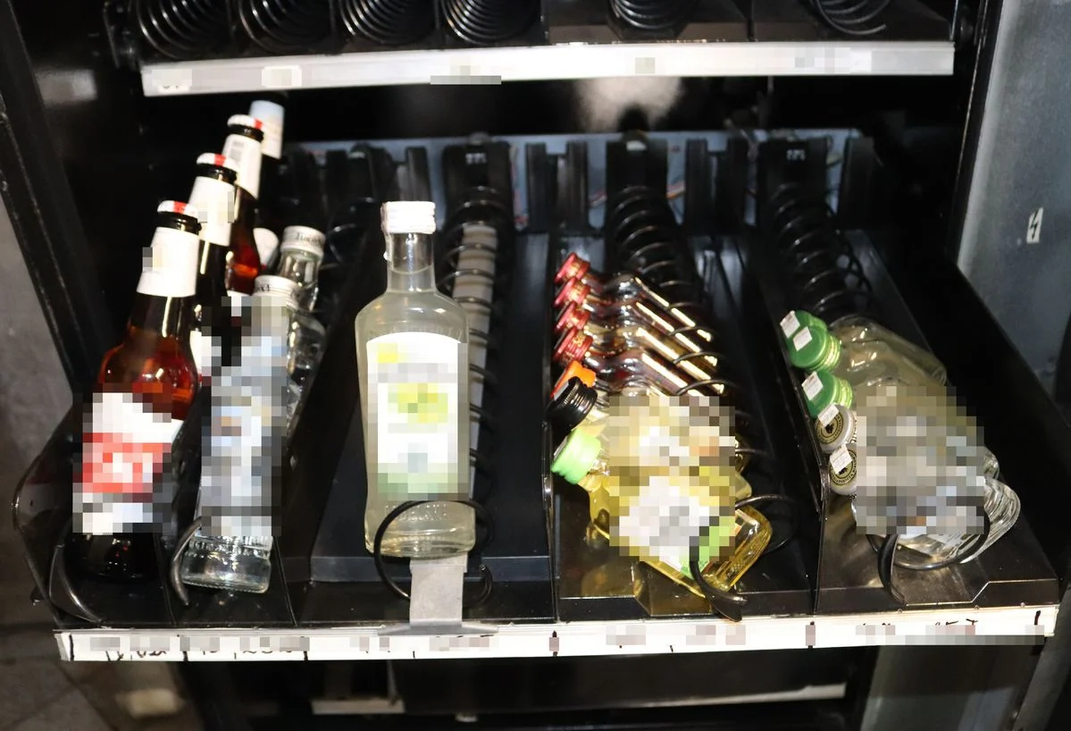 44-letni bytomianin sprzedawał nielegalnie alkohol w automacie na przekąski