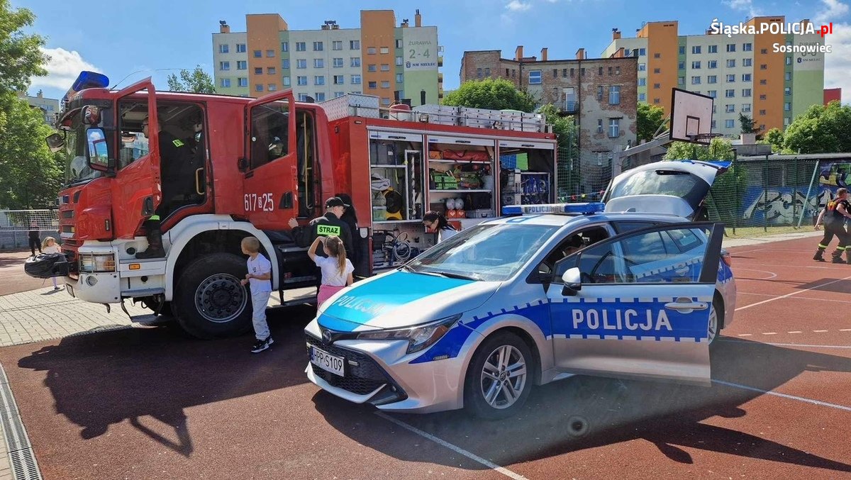 Policjanci na festynie szkolnym w SP 22!