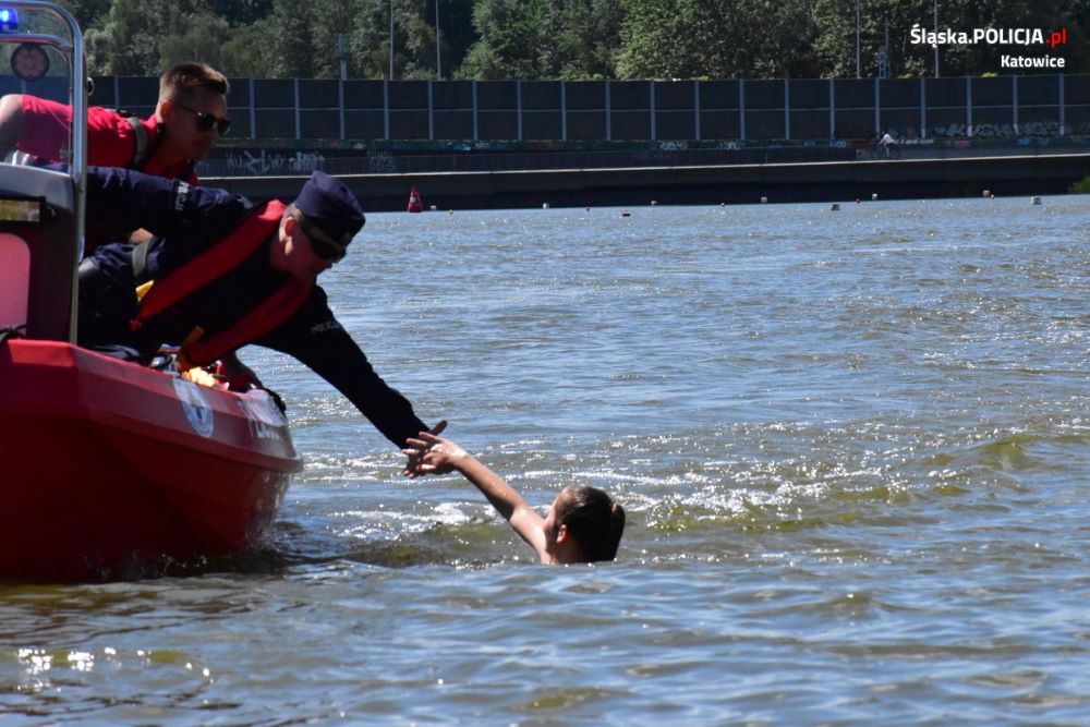 Majówka trwa! Bądź bezpieczny nad wodą