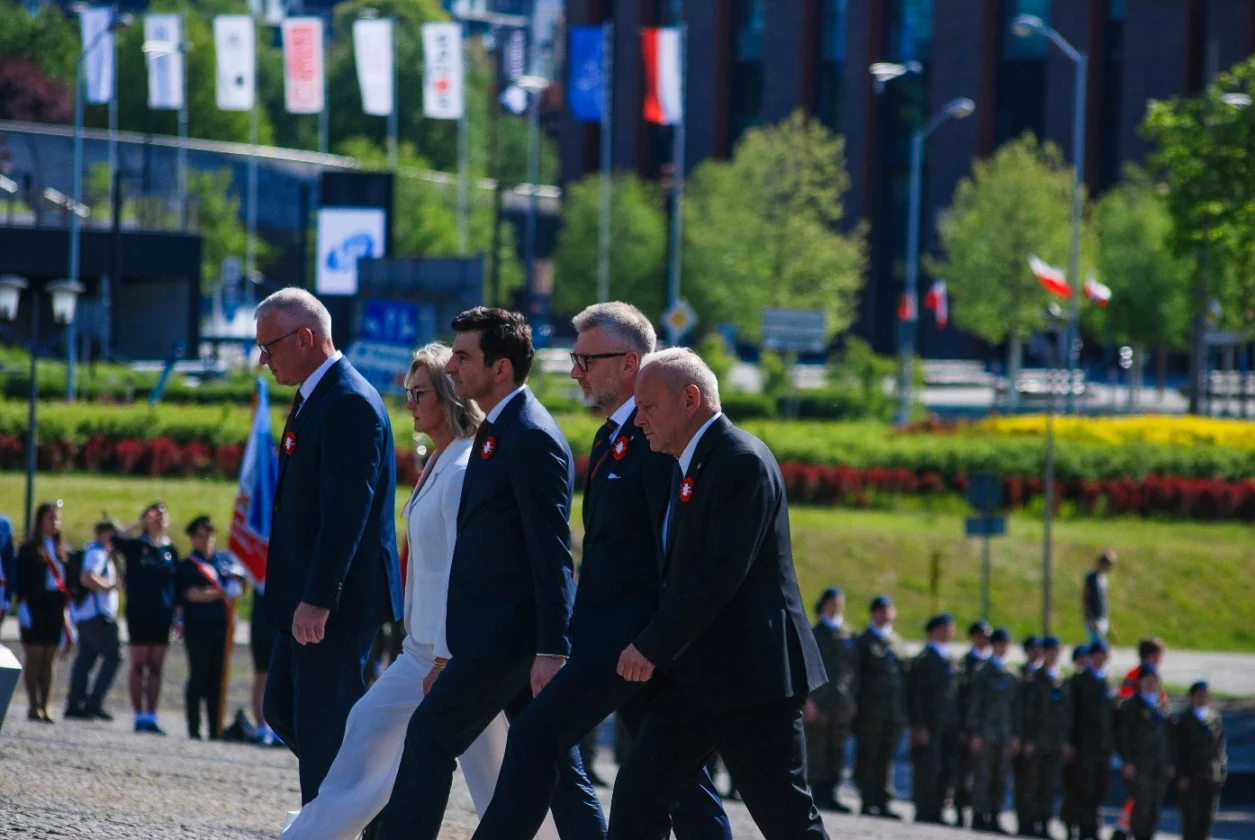 Uczczono Trzeciego Maja i rocznicę III Powstania [ZDJĘCIA]