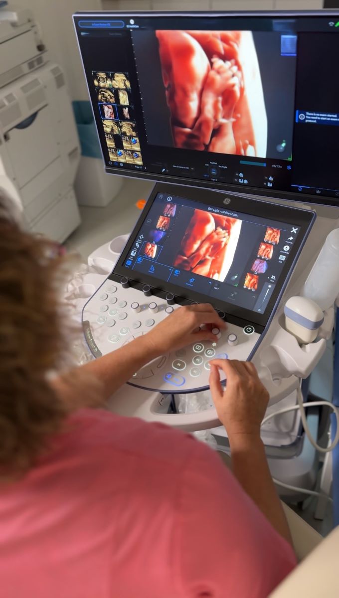 Jeden z najlepszych na świecie aparatów USG do diagnostyki prenatalnej trafił do Katowic
