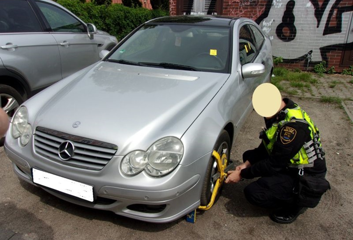 Mistrzowie parkowania w Katowicach w akcji [GALERIA ZDJĘĆ]