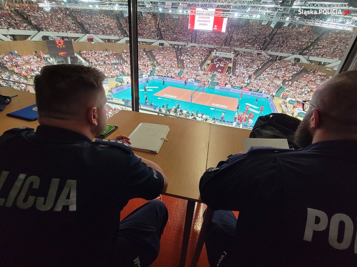 Policjanci z Katowic zabezpieczali mecz siatkówki