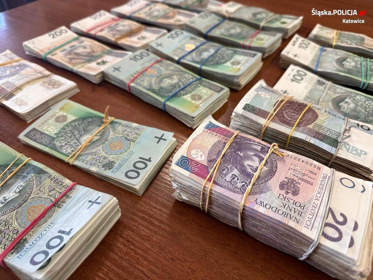 7 podejrzanych o udział w zorganizowanej grupie przestępczej 26