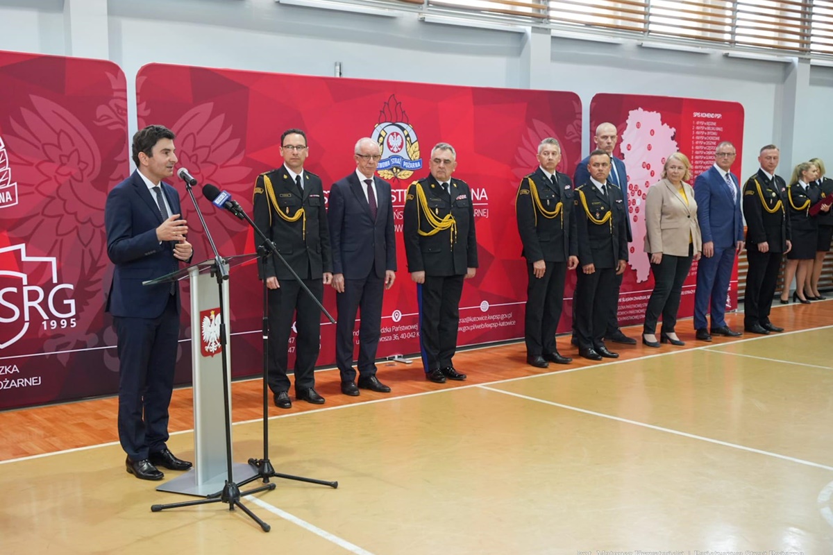 Podziękowano śląskim strażakom za zaangażowanie w akcji w Siemianowicach Śląskich