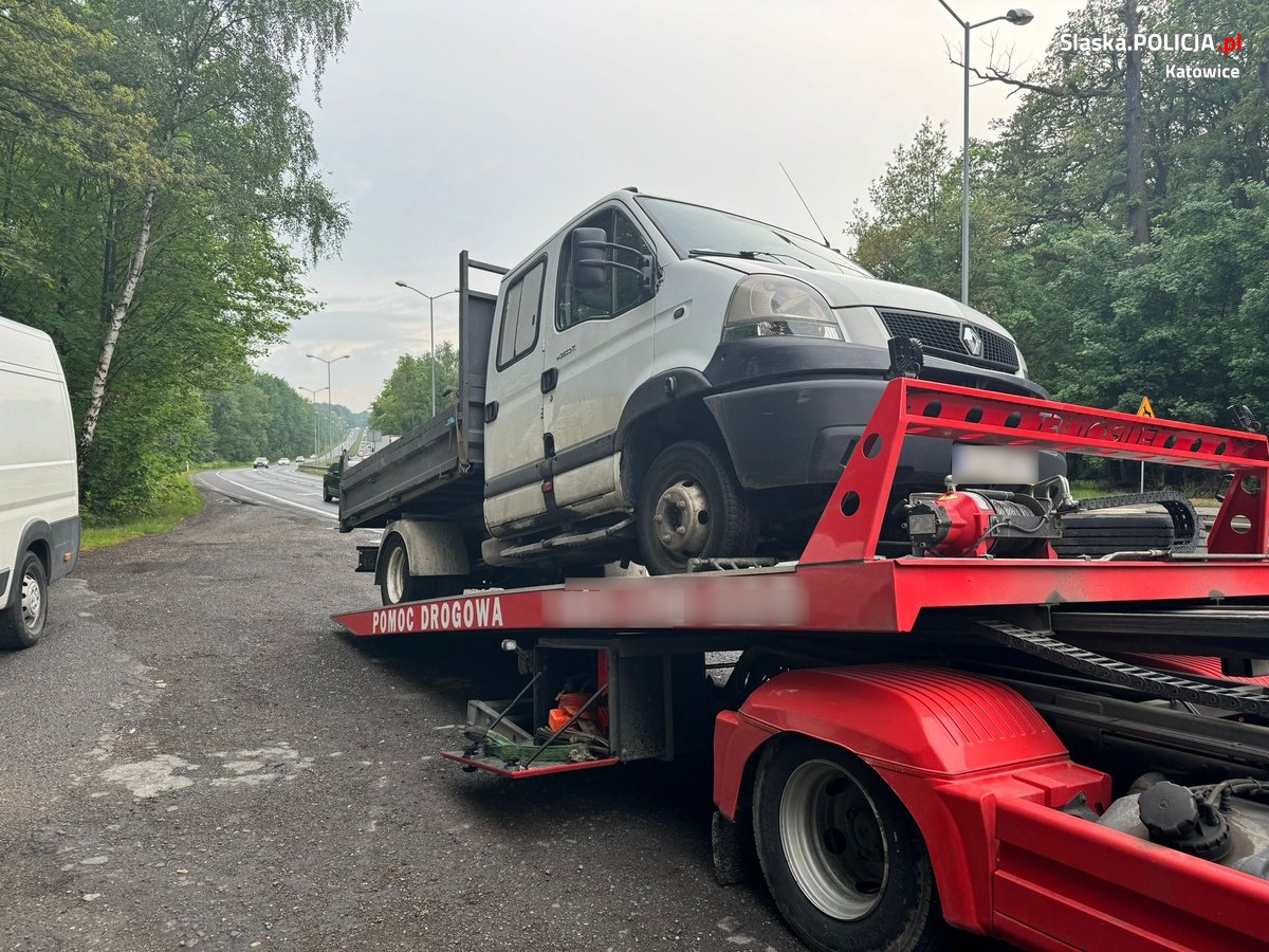 Jechał niesprawnym technicznie pojazdem. Dostał mandat i 10 pkt karnych