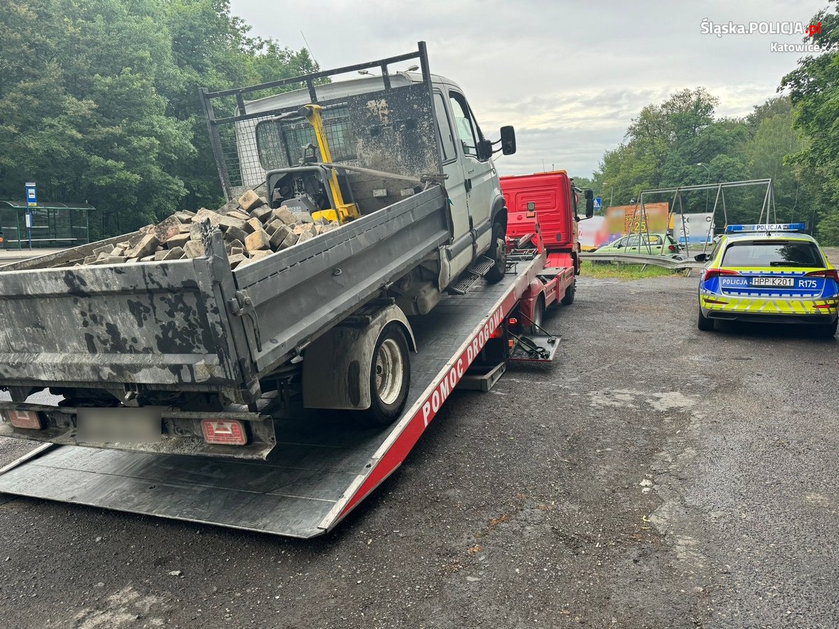 Jechał niesprawnym technicznie pojazdem. Dostał mandat i 10 pkt karnych