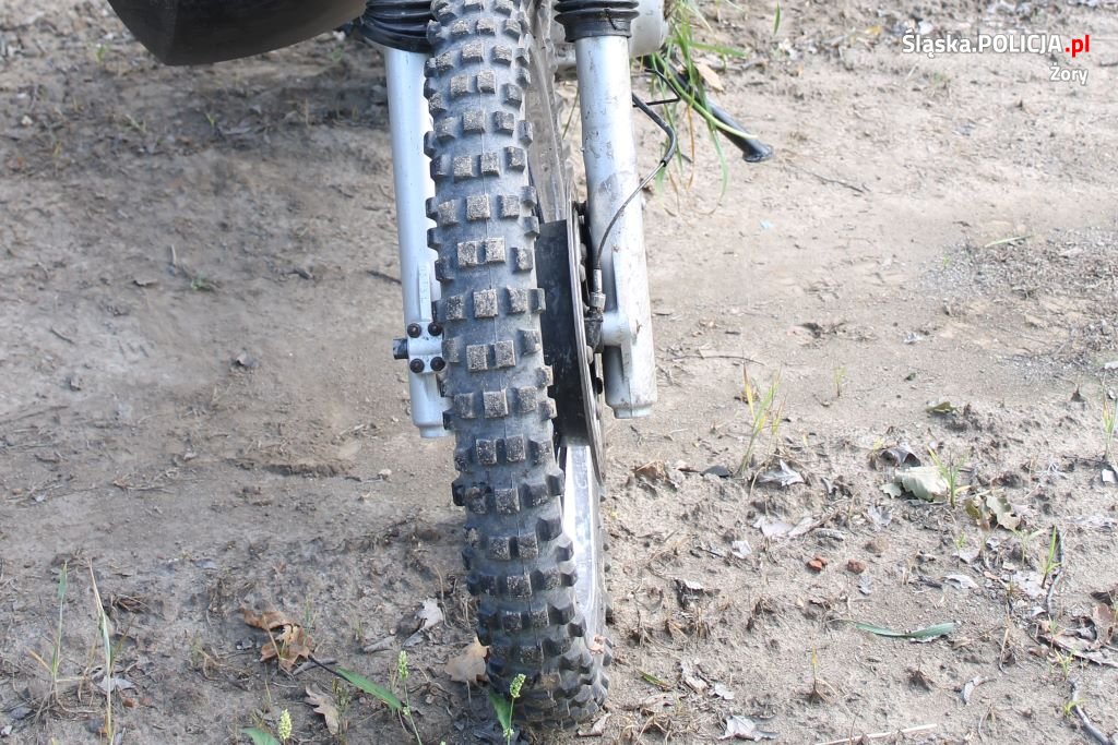 Motocyklista w lesie Klajok ukarany mandatem w wysokości 3200 złotych!