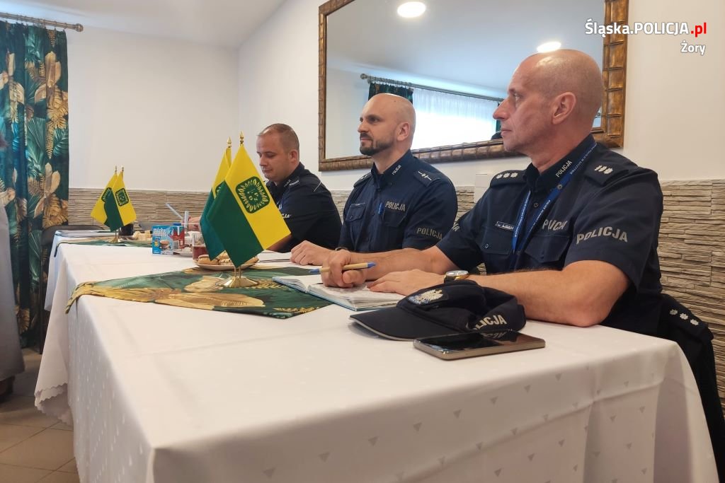 Na terenie Ogrodów Działkowych "Aster" odbyła się debata "Dzielnicowy bliżej nas"