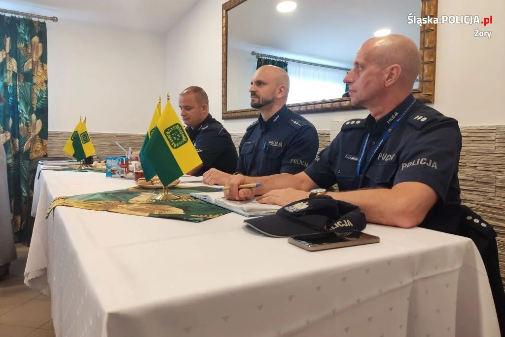 Na terenie Ogrodów Działkowych "Aster" odbyła się debata "Dzielnicowy bliżej nas"