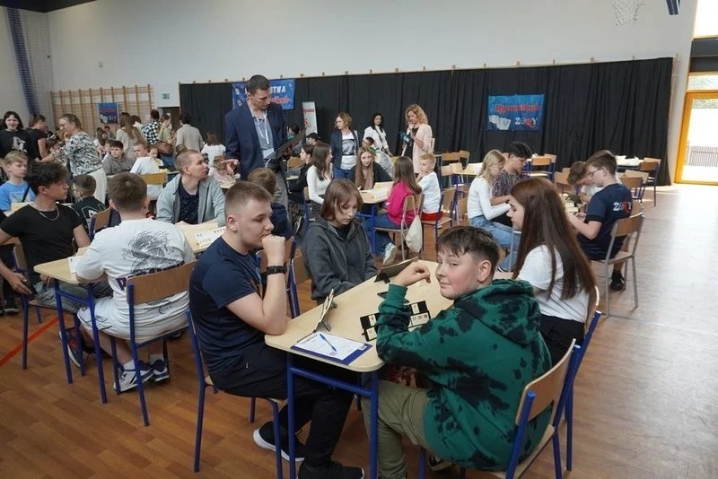 W Szkole Podstawowej nr 8 w Rogoźnej rozegrano Mistrzostwa Szkół w Rummikub