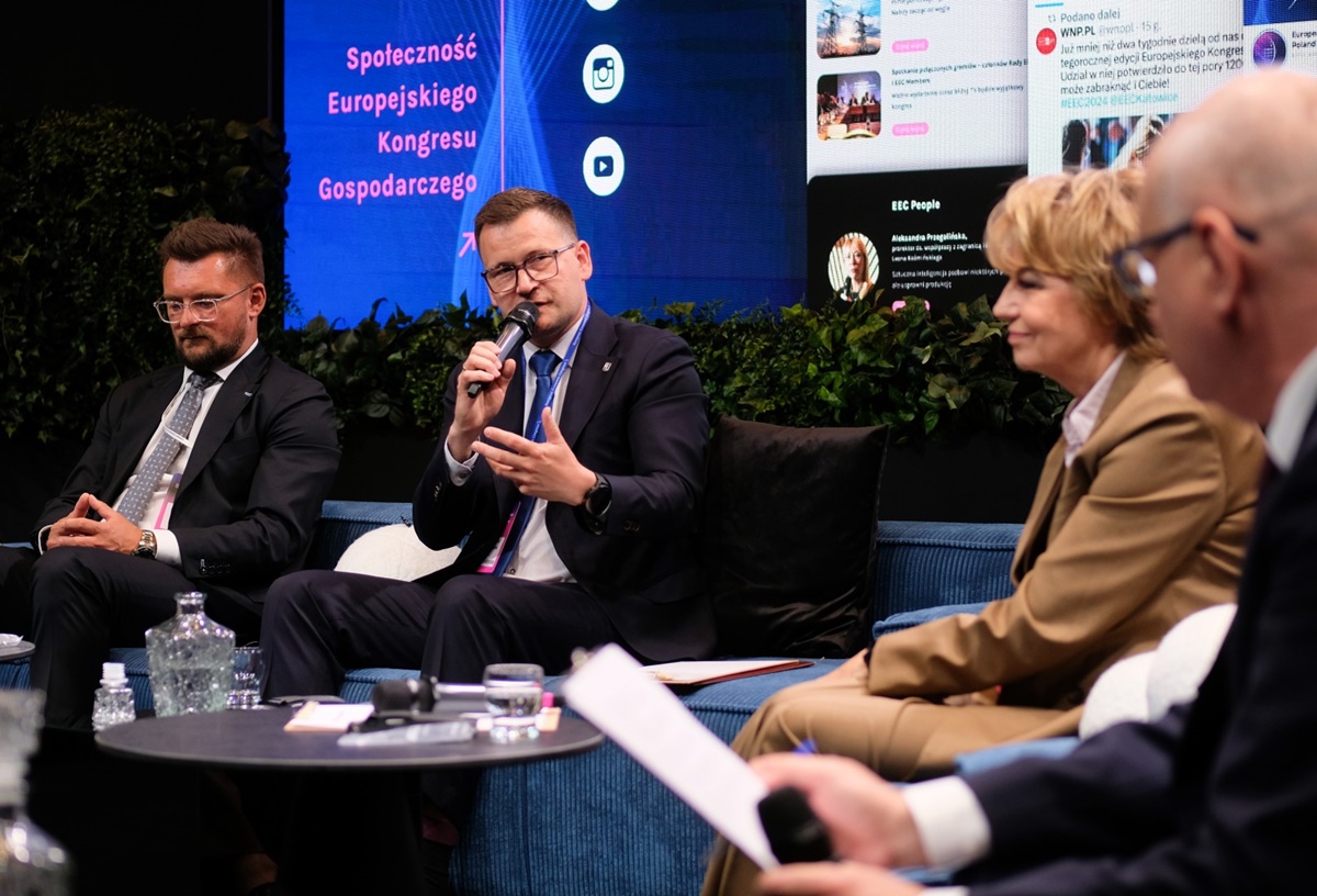 Prezydent Michałek wziął udział w sesji na temat przyszłości samorządów podczas EKG