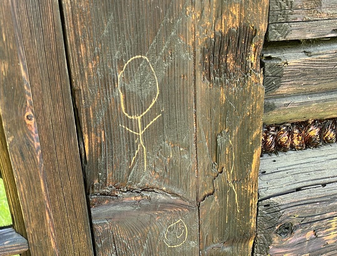 Odwiedzający zniszczyli ekspozycję w chorzowskim Skansenie. Zobaczcie zdjęcia!