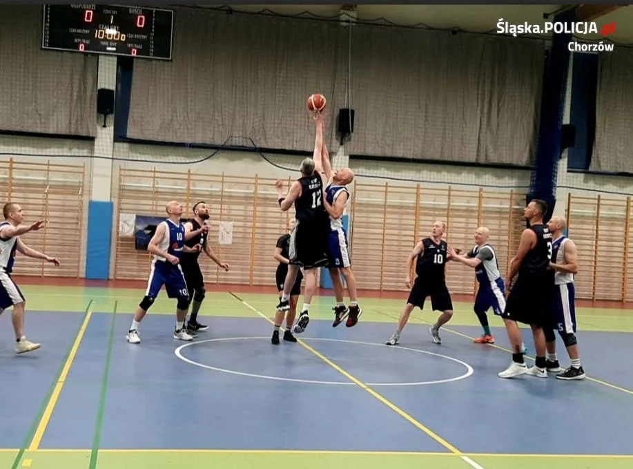 Chorzowski policjant w zwycięskiej drużynie Mistrzostw Polski Policji w Koszykówce!