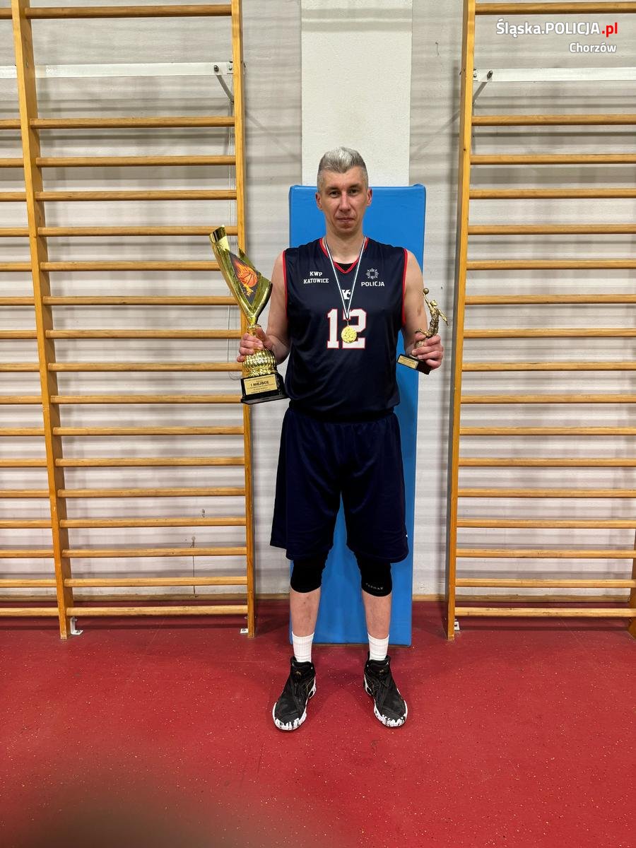 Chorzowski policjant w zwycięskiej drużynie Mistrzostw Polski Policji w Koszykówce!