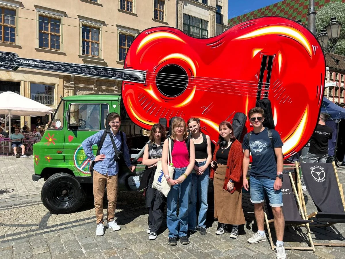 Podopieczni MDK Świętochłowice w delegacji! Próbowano pobić gitarowy rekord świata