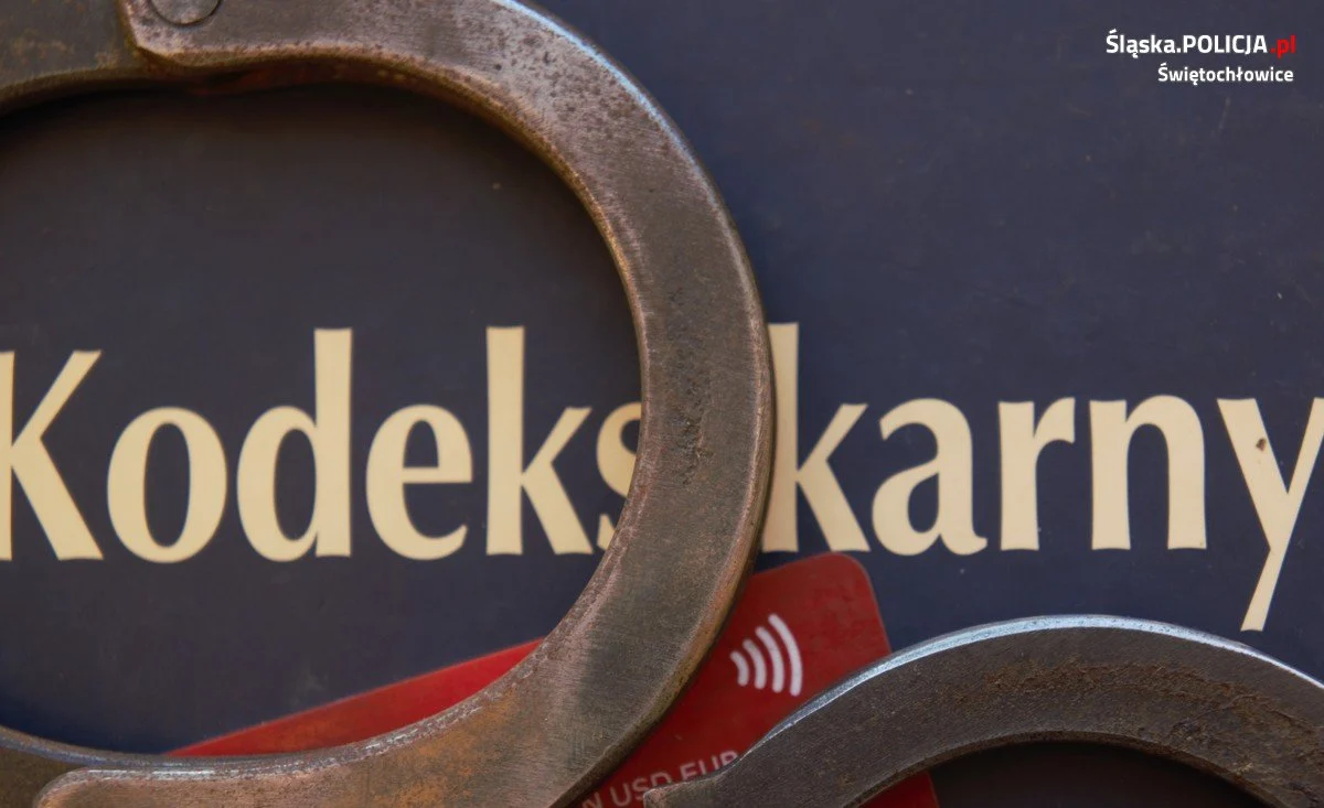 55-latek zatrzymany za płacenie znalezioną kartą. Postanowił kupić sobie alkohol