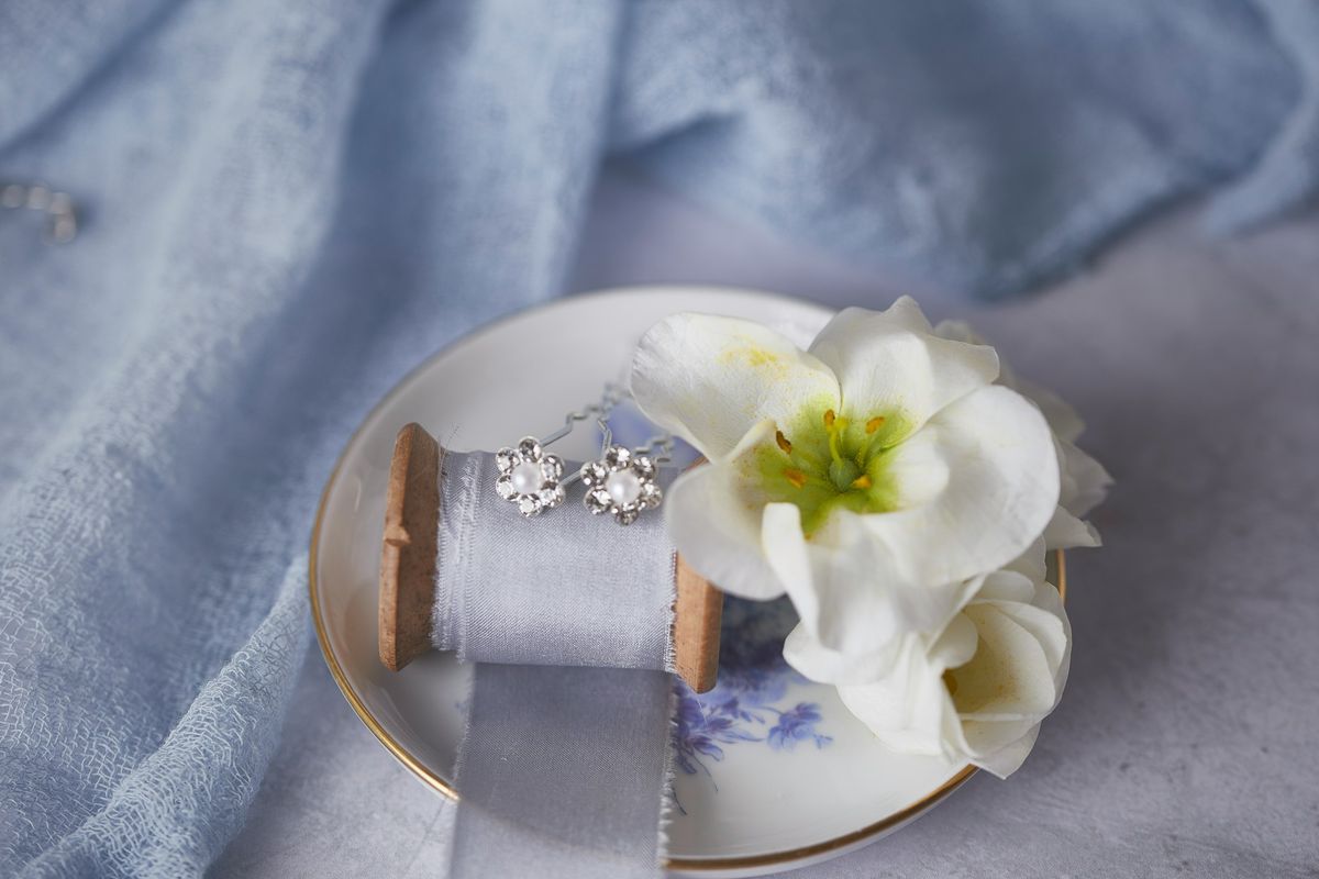 Jak wybrać idealną biżuterię ślubną?