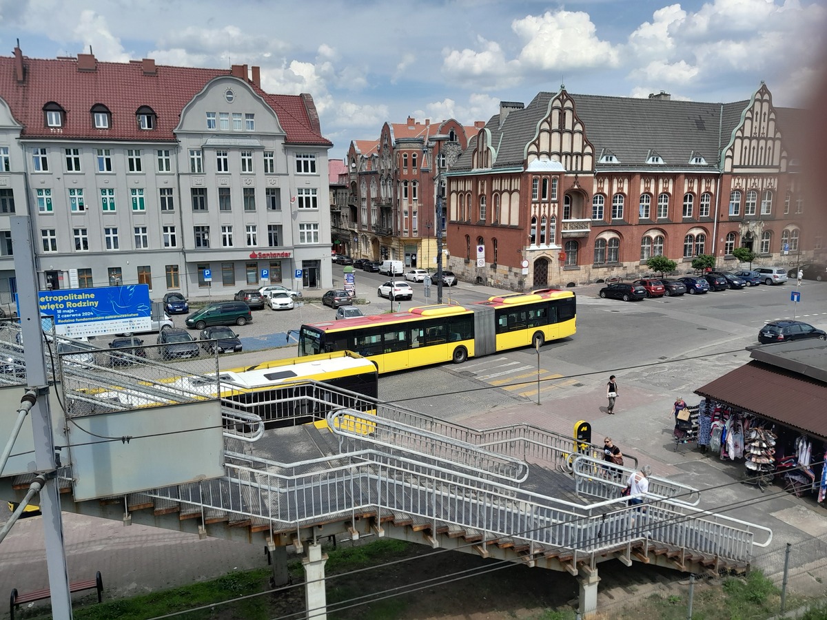 Autobusy znikną z placu Dworcowego? Jest szansa!