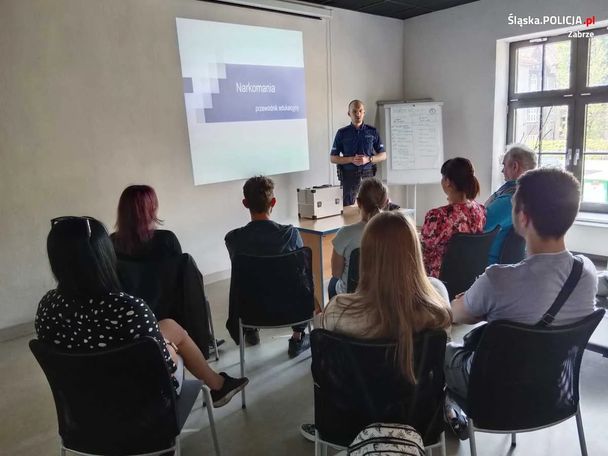 Rozmawiali o narkotykach i dopalaczach