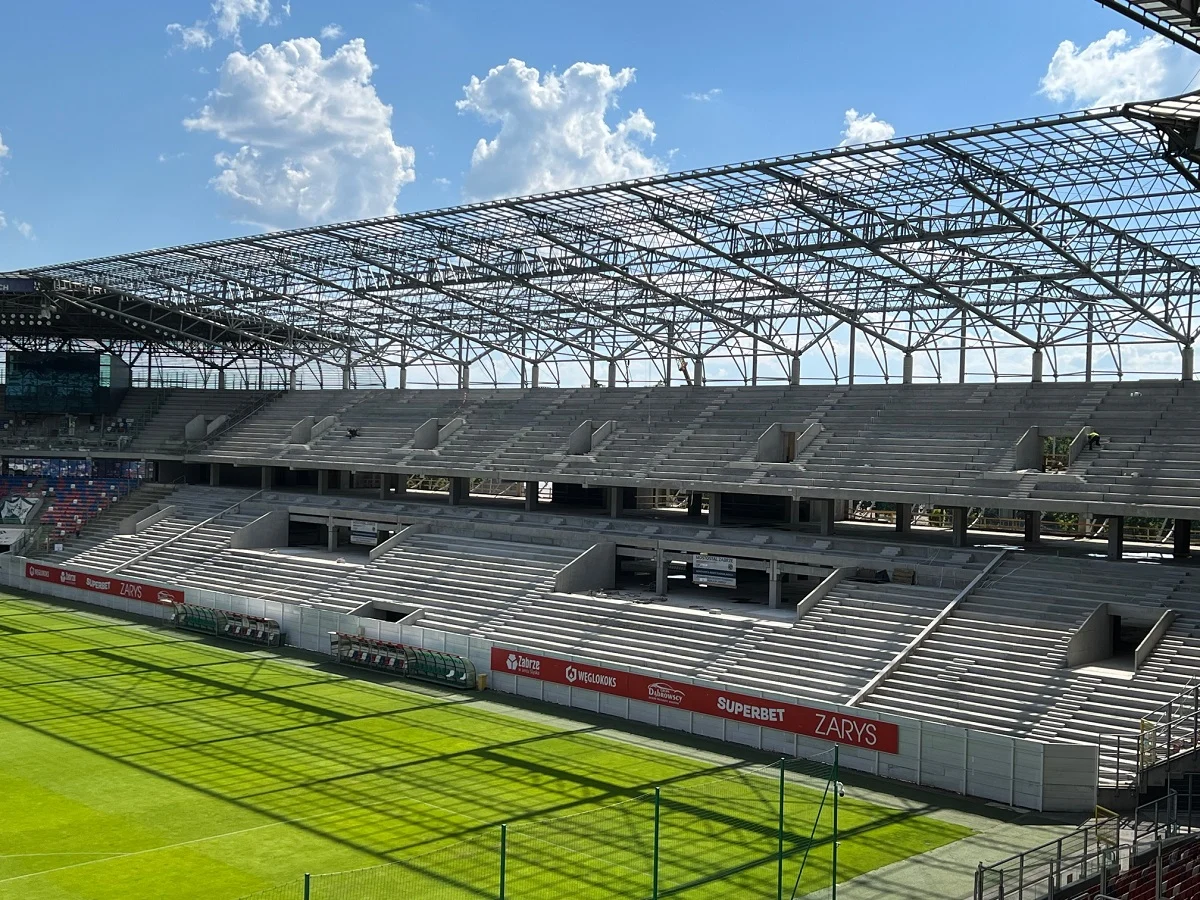 Budowa IV trybuny Areny Zabrze: Część konstrukcyjna gotowa w 99%