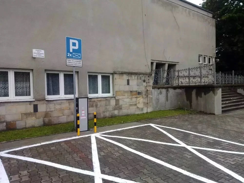 W Rudzie Śląskiej uruchomiono stacje ładowania samochodów elektrycznych