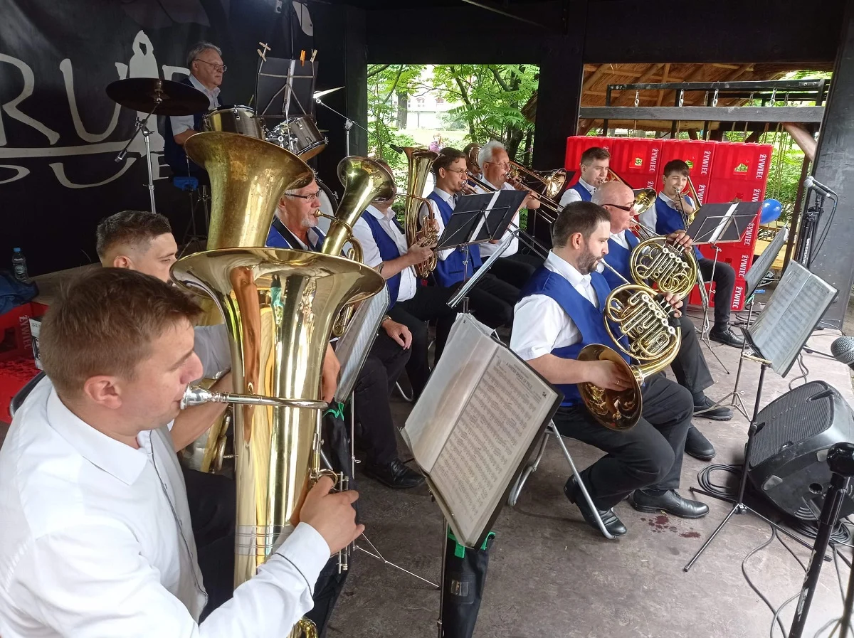 Wakacyjne koncerty plenerowe w Ogrodzie ŚTI Orkiestry Dętej KWK Pokój
