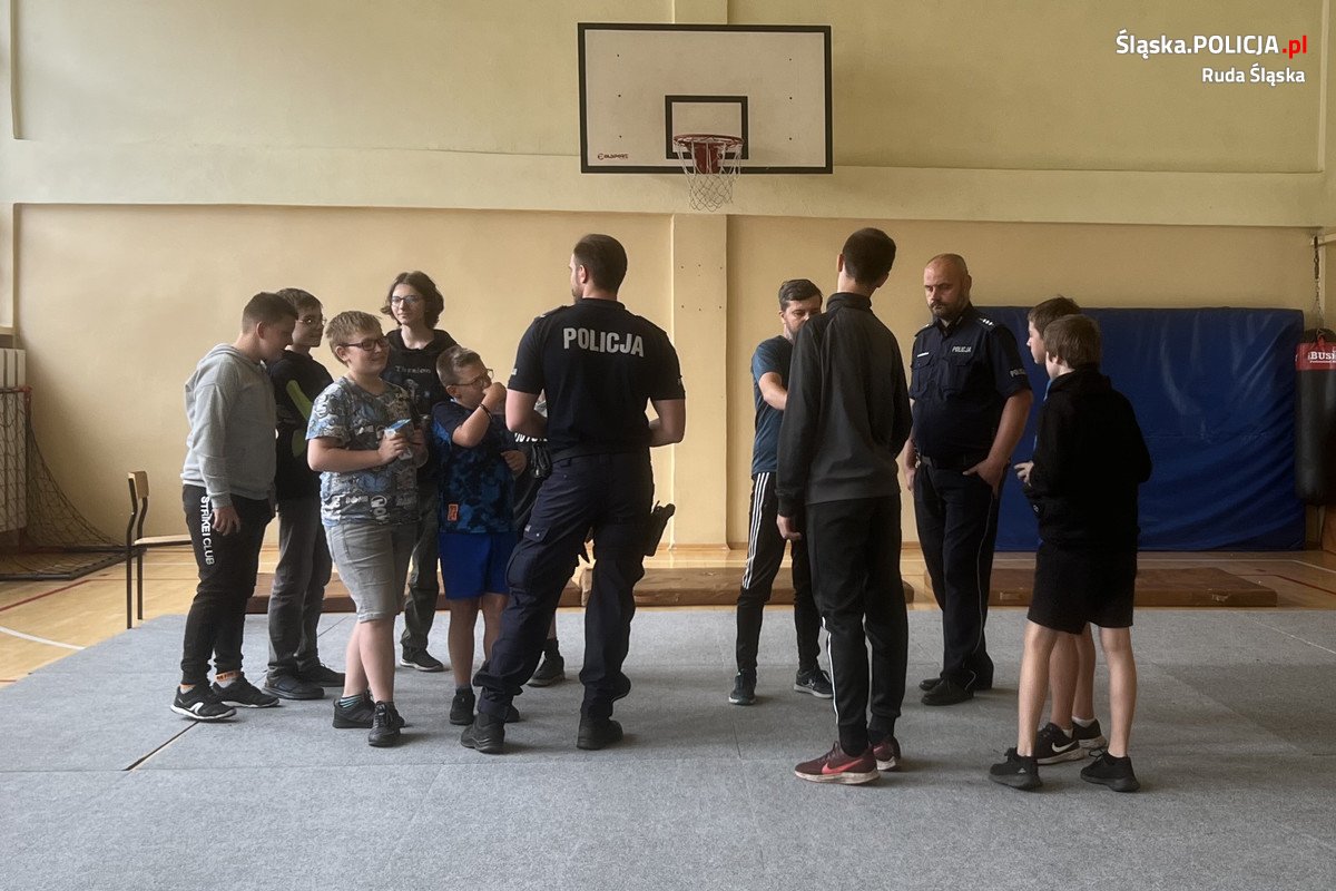 Spotkanie policjantów z dziećmi 6