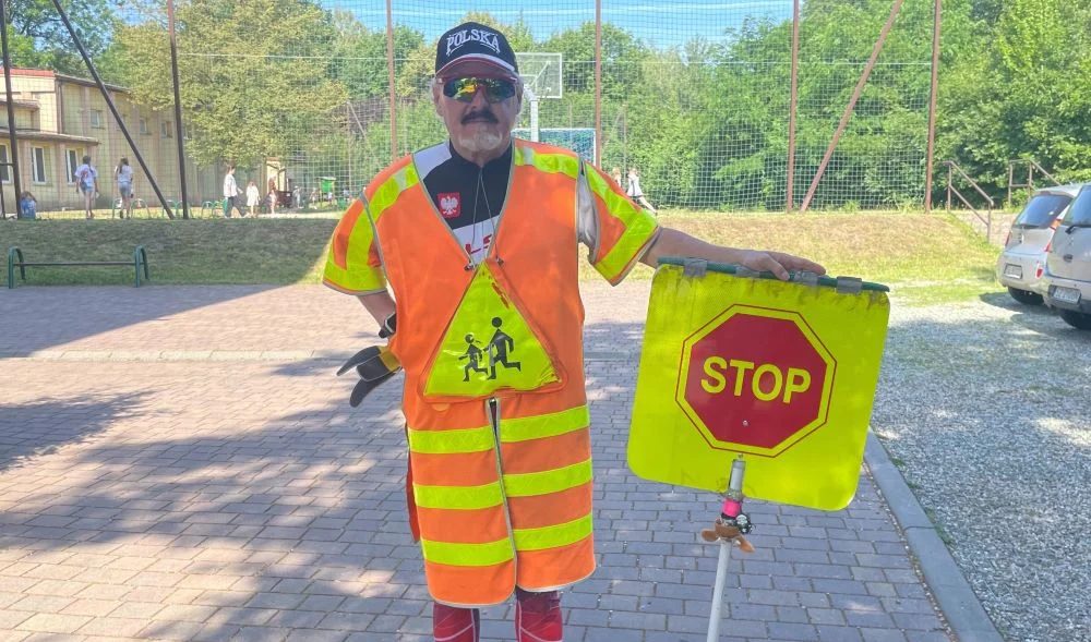 „Kierowcy są bardzo niecierpliwi” – wywiad z Zygmuntem Wilczkiem, panem Stopkiem przy SP 7